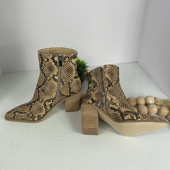 STEVE MADDEN
Women's Elene Pointed-Toe Booties Sz 8 NIB - Picture 8 of 12